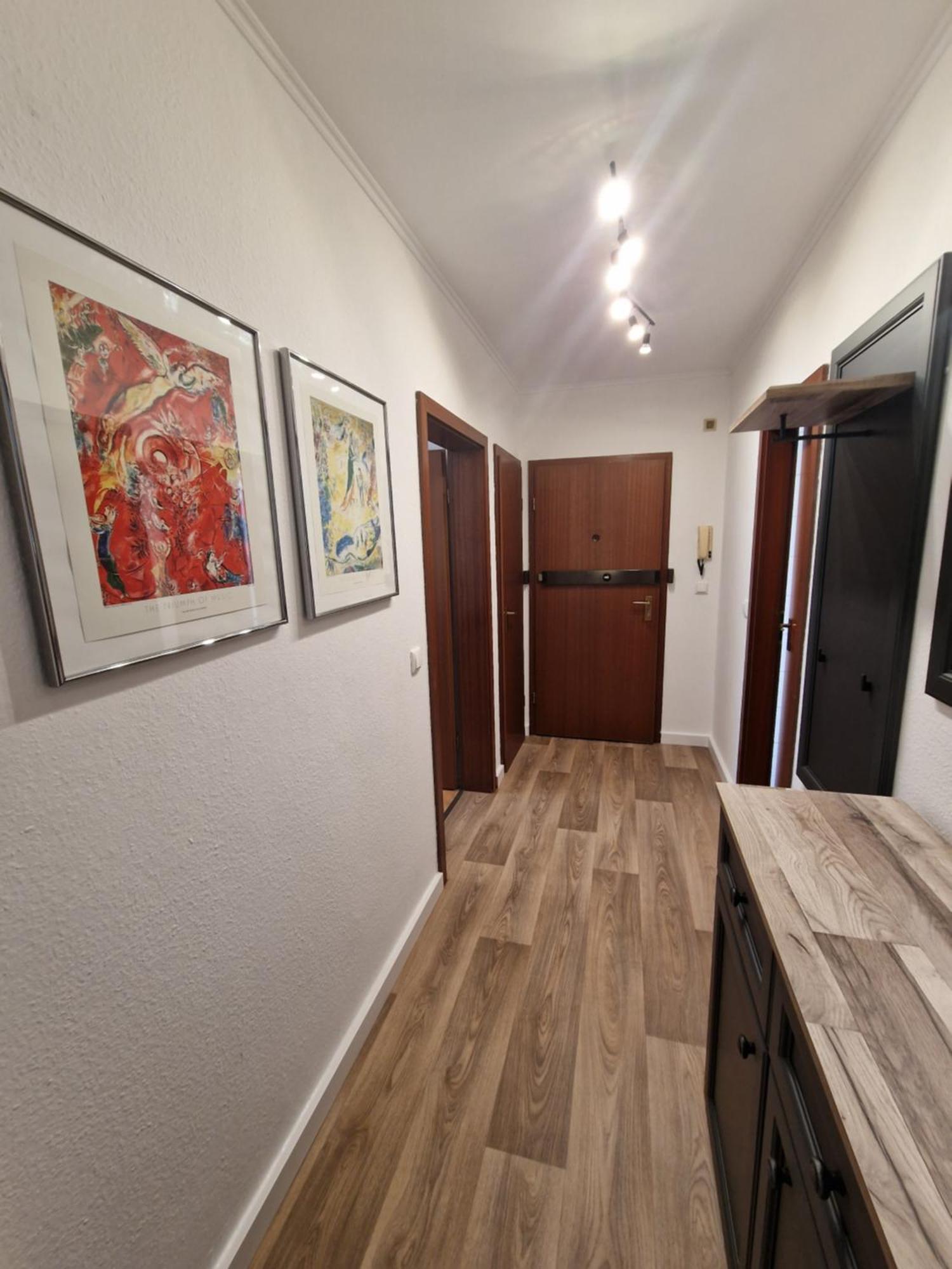 Fewofaubelcentro 42 & 54 & 62 M2 Oberhausen  Phòng bức ảnh